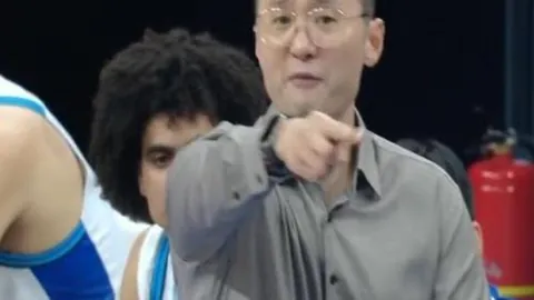 《泰晤士报曝料：萨拉赫战意未定，或缺席下周欧冠战蓝军关键战！》