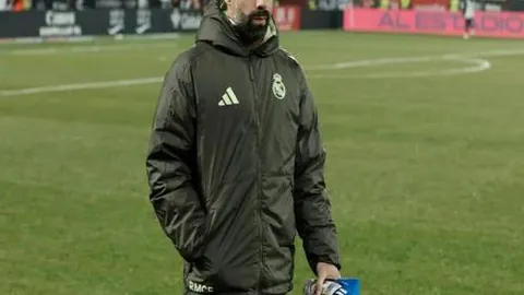 国足视频：日本逆转7分创败绩新高，老球迷桂二牛逝世致哀